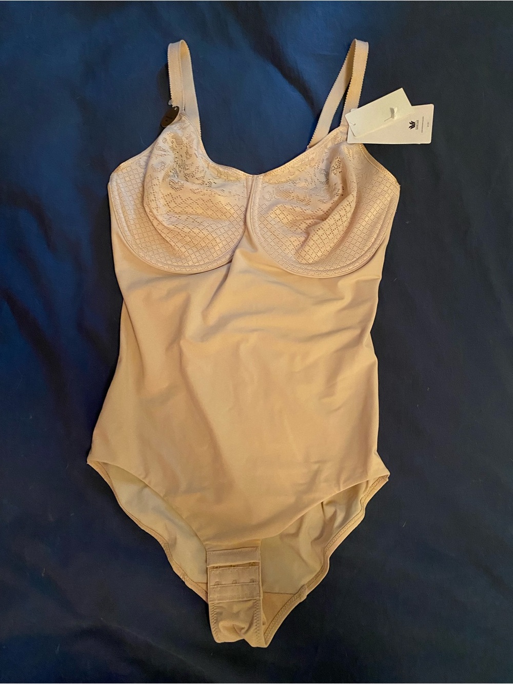NWT Wacoal  Shaping Bodysuit sz 38 add/ E minimizer bra Nude light beige